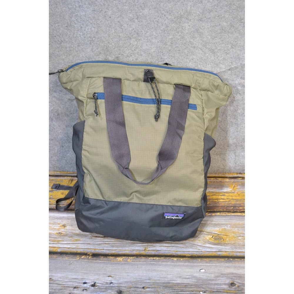 Patagonia Green 27L Ultralight Black Hole Tote Pack Backpack Bag Travel Daypack